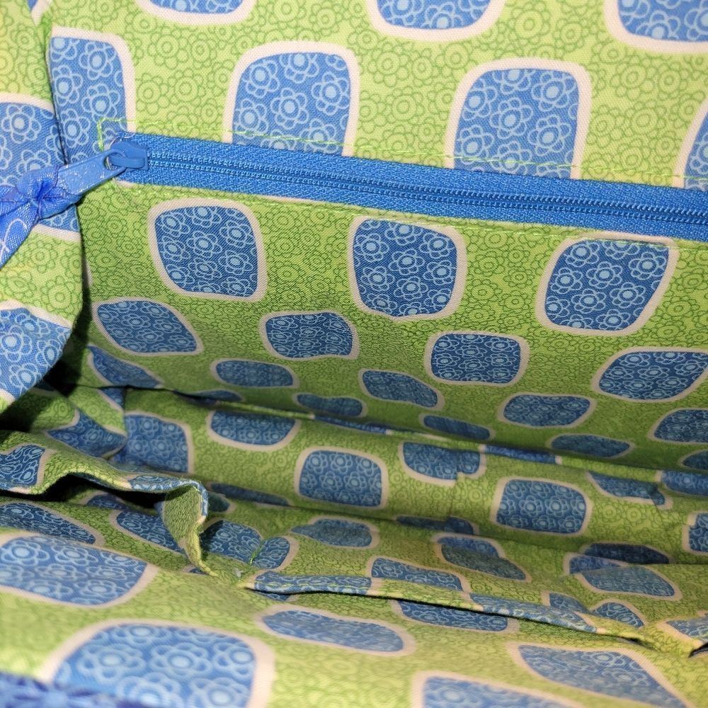 GUC Vera Bradley Retired Blue/Green Doodle Daisy Handbag - Picture 7 of 9